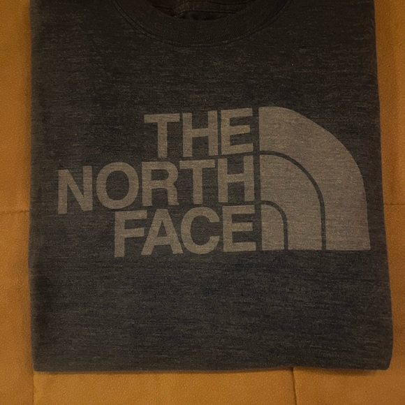 North Face t-shirt - Picture 2 of 3